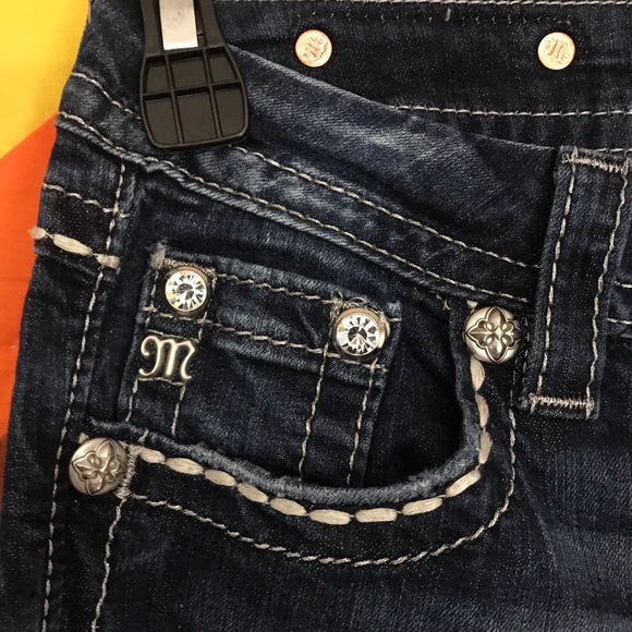 Jeans - Picture 2 of 5